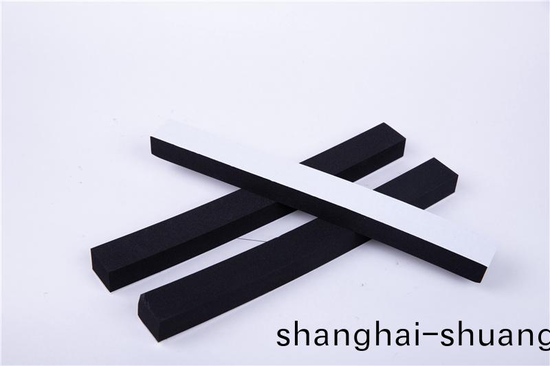 CR減震(zhen)保溫條(tiao)